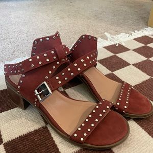 Steve Madden buckle sandals